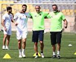جلسه گل‌محمدی با پرسپولیسی‌ها در رختکن