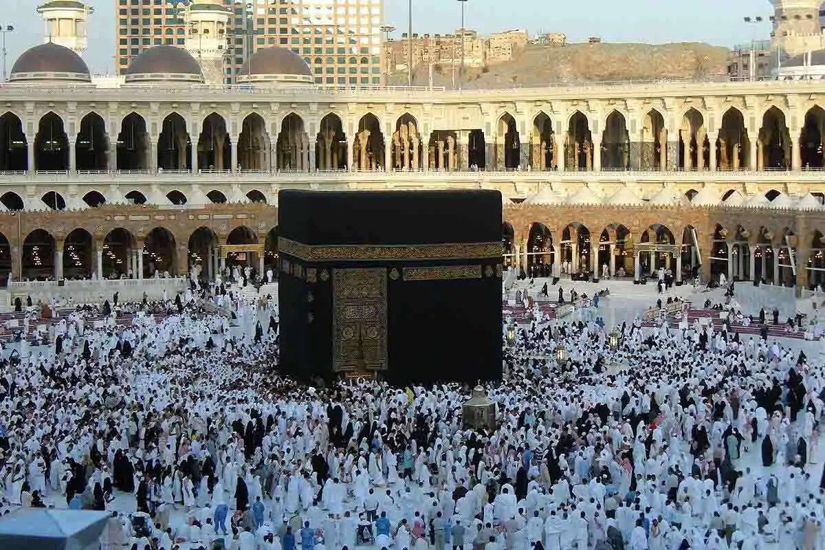 اعزام زائران حج عمره به تعویق افتاد