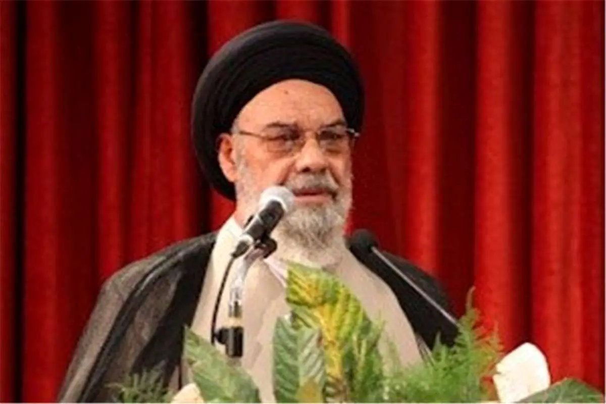امام جمعه اصفهان: با رای ندادن در واقع به دشمن رای داده‌اید