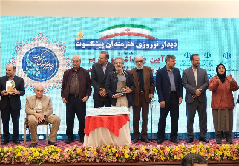هنرمندان , 