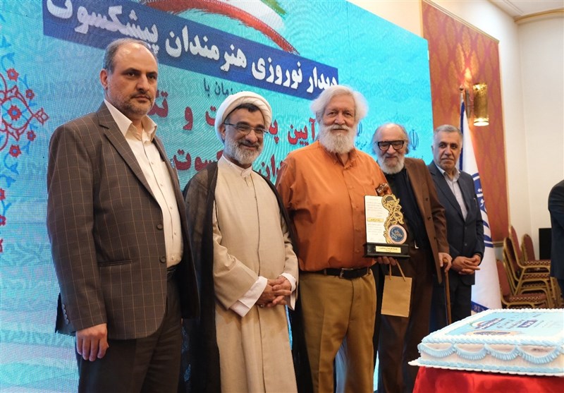 هنرمندان , 