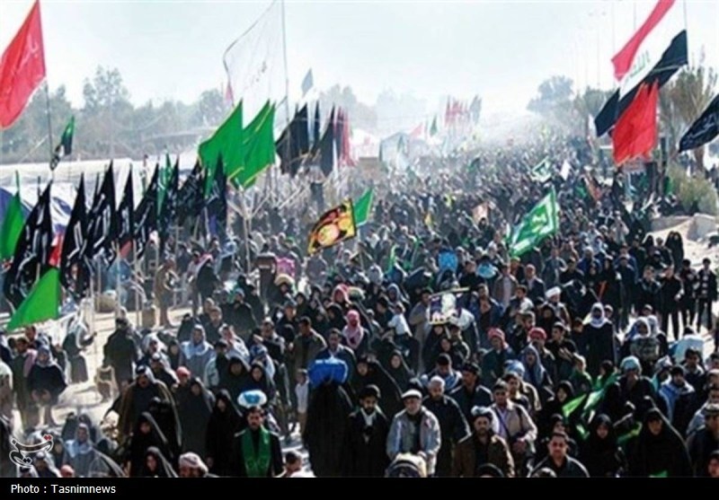 عرضه ویژه کتابهای درگوشی برای پیادهروی اربعین