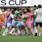 شب جنجالی یاران مسی و درگیری در یک فینال؛ سوارز بازهم حرکت زشت کرد! - خبرگزاری مهر | اخبار ایران و جهان