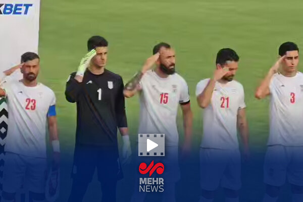 سلام نظامی ملی پوشان فوتبال ایران پیش از شروع دیدار مقابل هند - خبرگزاری مهر | اخبار ایران و جهان