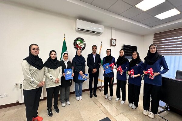 تجلیل ساعی از سه بانوی قهرمان اهل‌سنت تکواندو در هفته وحدت - خبرگزاری مهر | اخبار ایران و جهان