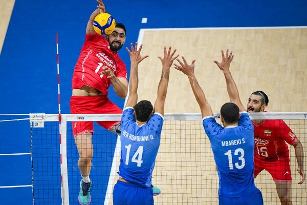 شادی ملی‌پوشان والیبال با پیراهن اسماعیل نژاد پس از پیروزی - خبرگزاری مهر | اخبار ایران و جهان