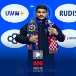 واکنش غلامرضا فرخی به استقبال مردم در فرودگاه امام خمینی(ره)