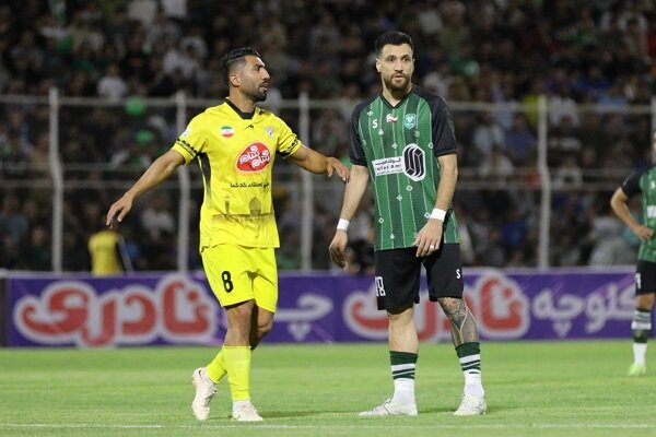 تقابل صدرنشین فعلی با صدرنشین واقعی؛ پرسپولیس دنبال پرواز با قو!