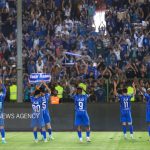 تشویق سه بازیکن استقلال از سوی هواداران/ آبی‌ها خواستار لغو بازی شدند! – مهتاب من