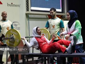 الناز متقیان به مدال نقره پاراوزنه برداری رسید